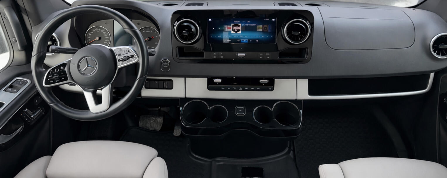 Mercedes-Benz cockpit &amp; Infotainment